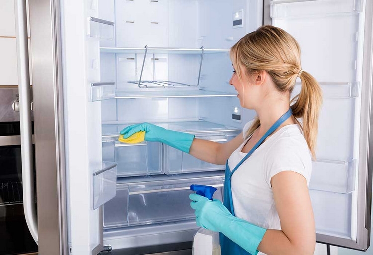 Vệ sinh tủ lạnh bằng giấm đơn giản tại nhà