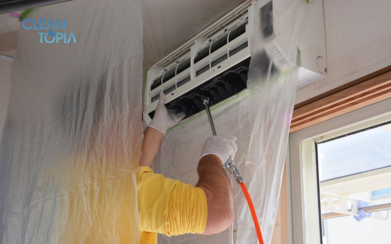 Vệ sinh máy lạnh bằng vòi xịt